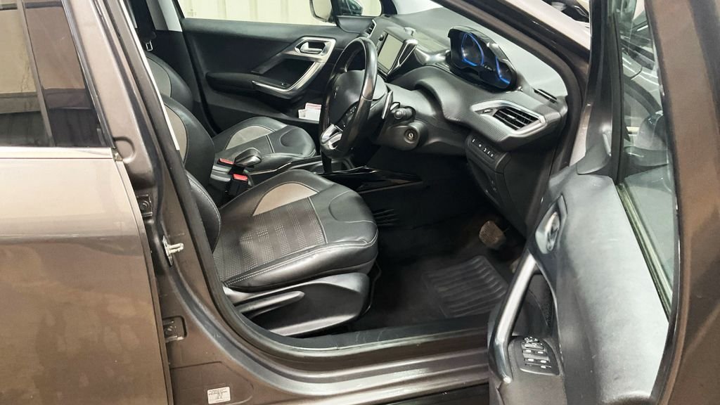 Used Peugeot 2008 2015 for sale - 77806509: Photo 12