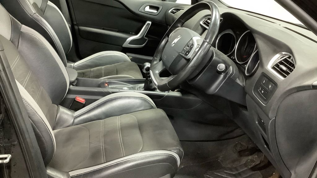 Used DS Automobiles DS 4 Crossback 2018 for sale - 77328350: Photo 12