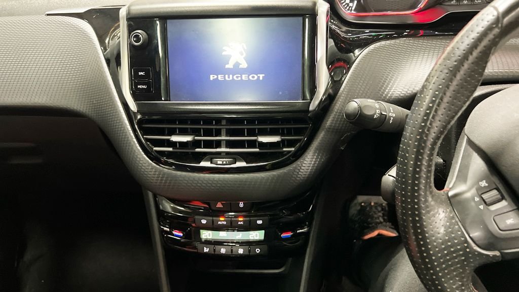 Used Peugeot 2008 2019 for sale - 76821073: Photo 7