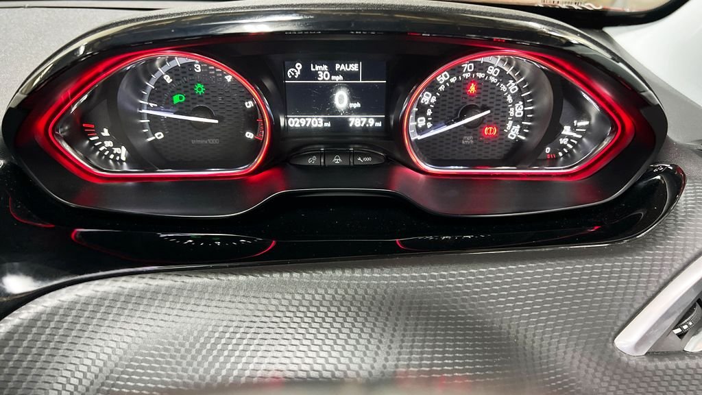 Used Peugeot 2008 2019 for sale - 76821073: Photo 8