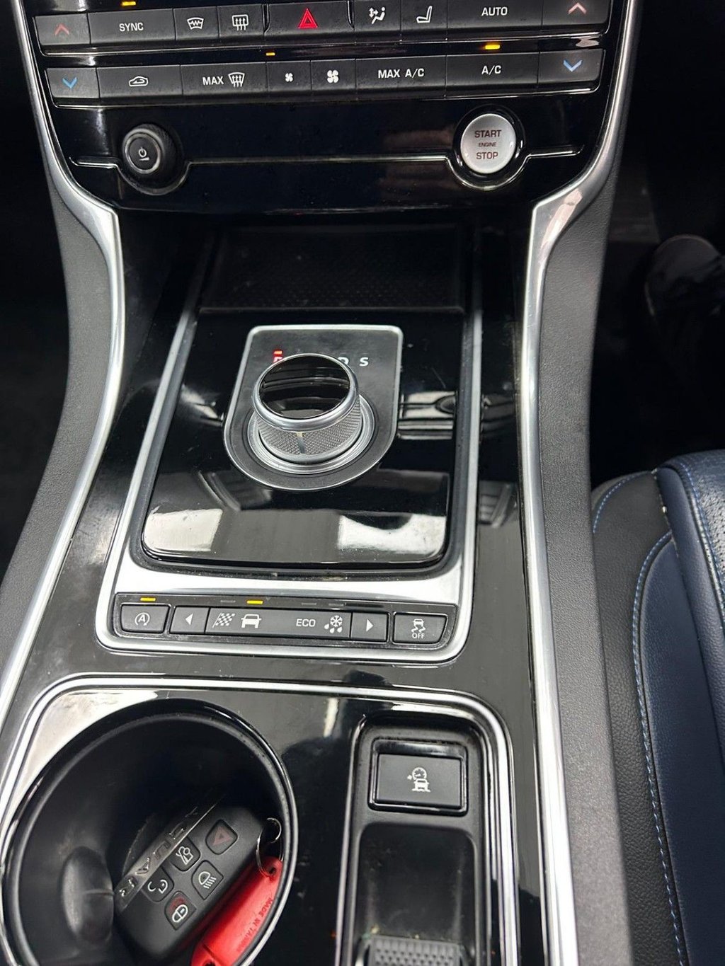 Used Jaguar XE 2015 for sale - 77935993: Photo 18