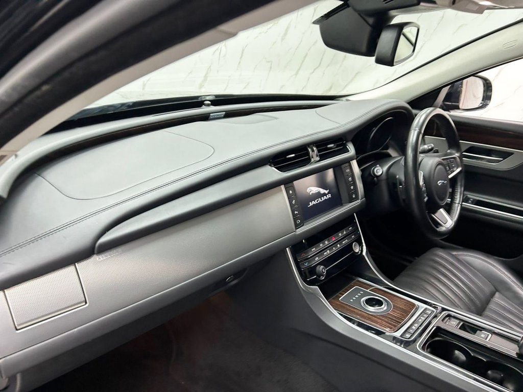 Used Jaguar XF 2018 for sale - 76454700: Photo 13