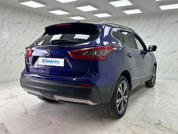Used Nissan Qashqai 2017 for sale - 75642400: Photo