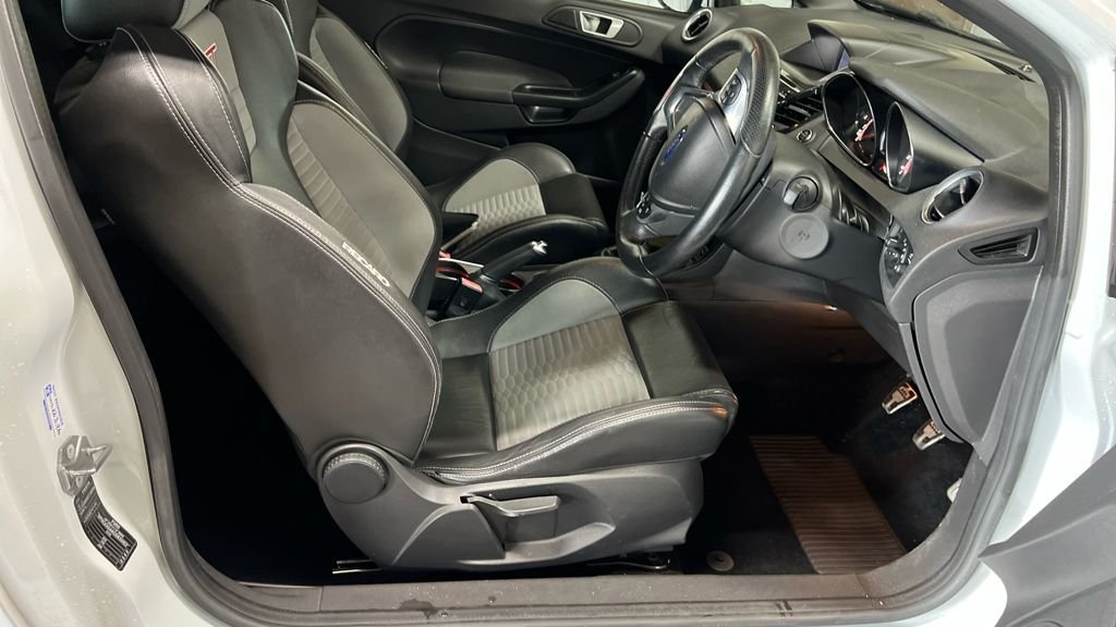 Used Ford Fiesta 2016 for sale - 76132601: Photo 11