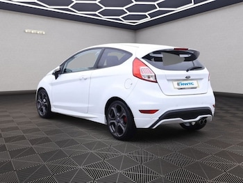 Used Ford Fiesta 2016 for sale - 76132601: Photo 4