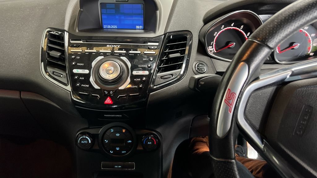 Used Ford Fiesta 2016 for sale - 76132601: Photo 9