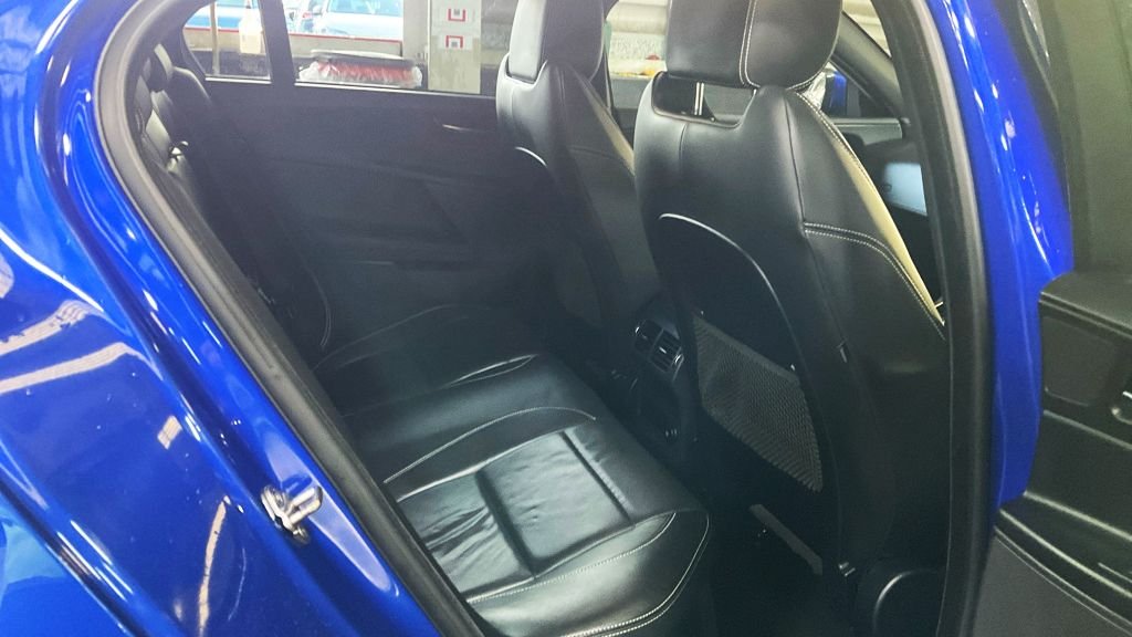 Used Jaguar XE 2018 for sale - 76686590: Photo 11