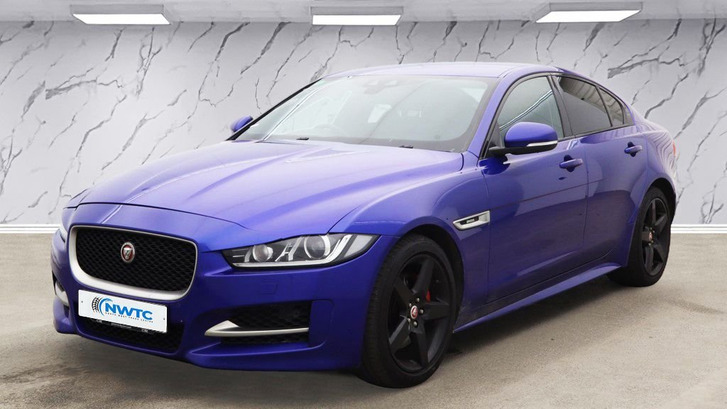 Used Jaguar XE 2018 for sale - 76686590: Photo 3