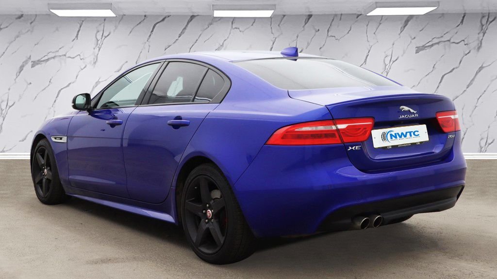 Used Jaguar XE 2018 for sale - 76686590: Photo 4