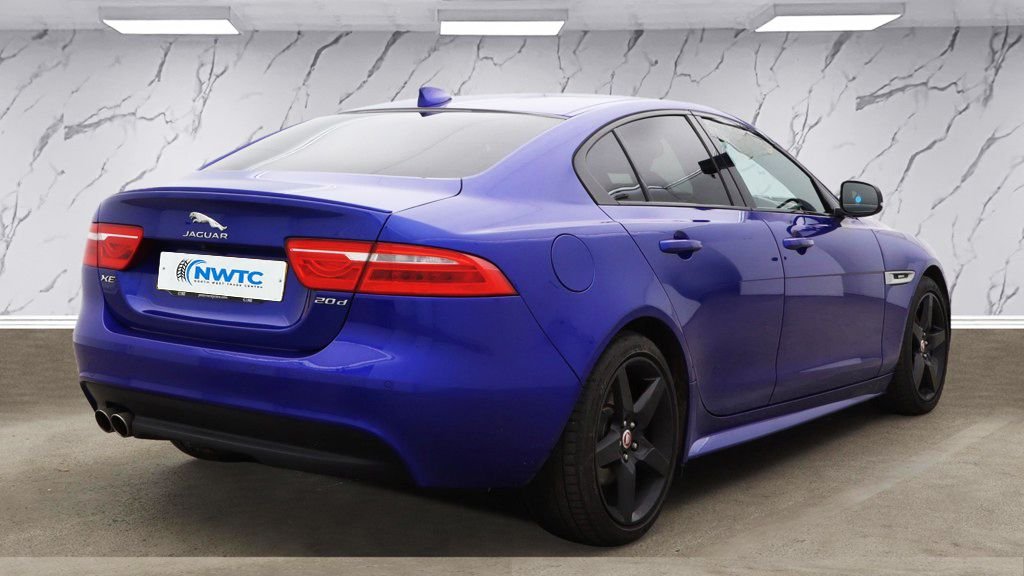 Used Jaguar XE 2018 for sale - 76686590: Photo 5