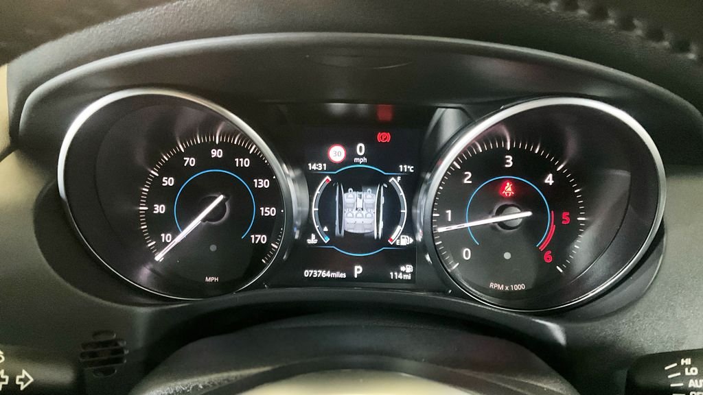 Used Jaguar XE 2018 for sale - 76686590: Photo 9