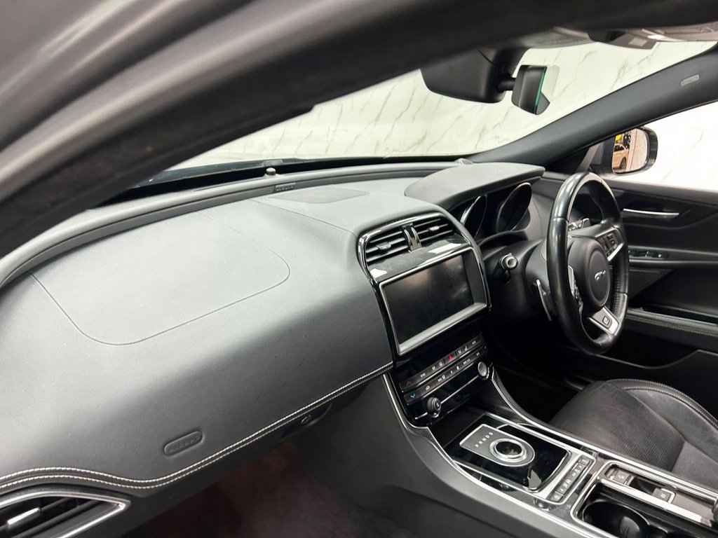 Used Jaguar XE 2018 for sale - 76883091: Photo 13