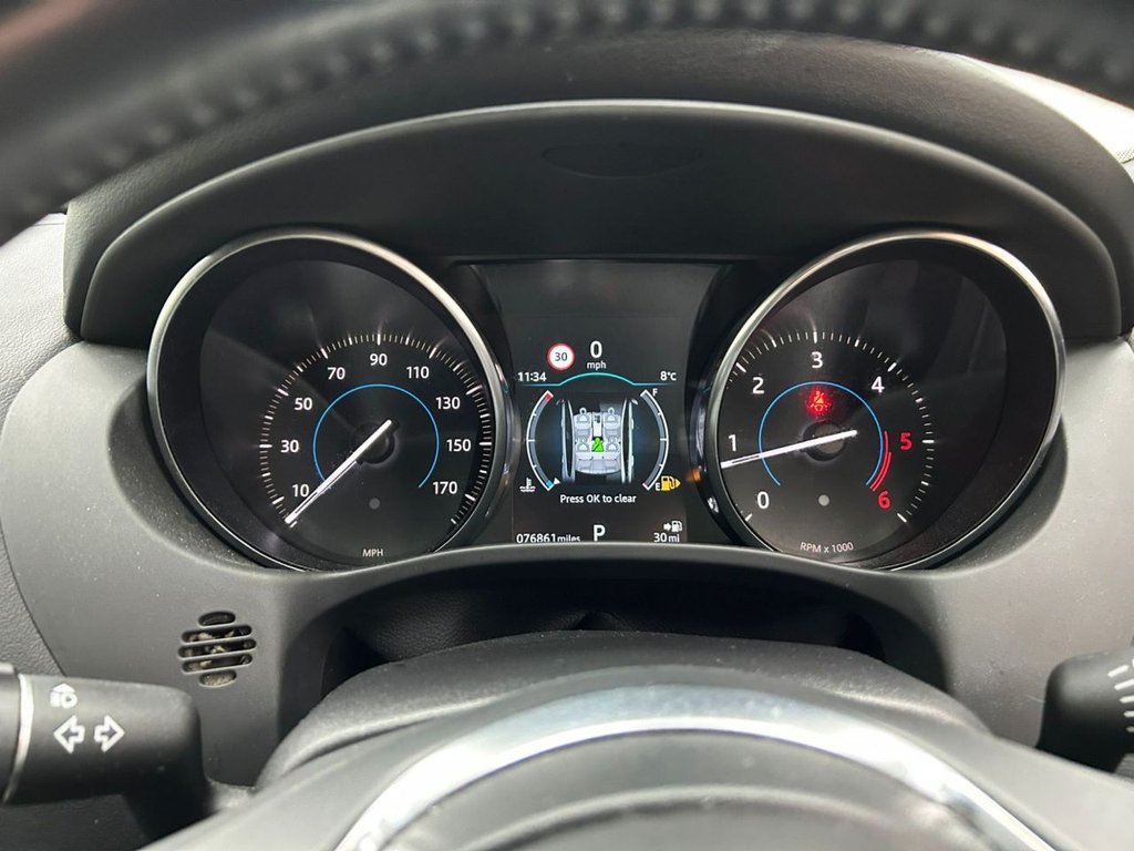 Used Jaguar XE 2018 for sale - 76883091: Photo 16