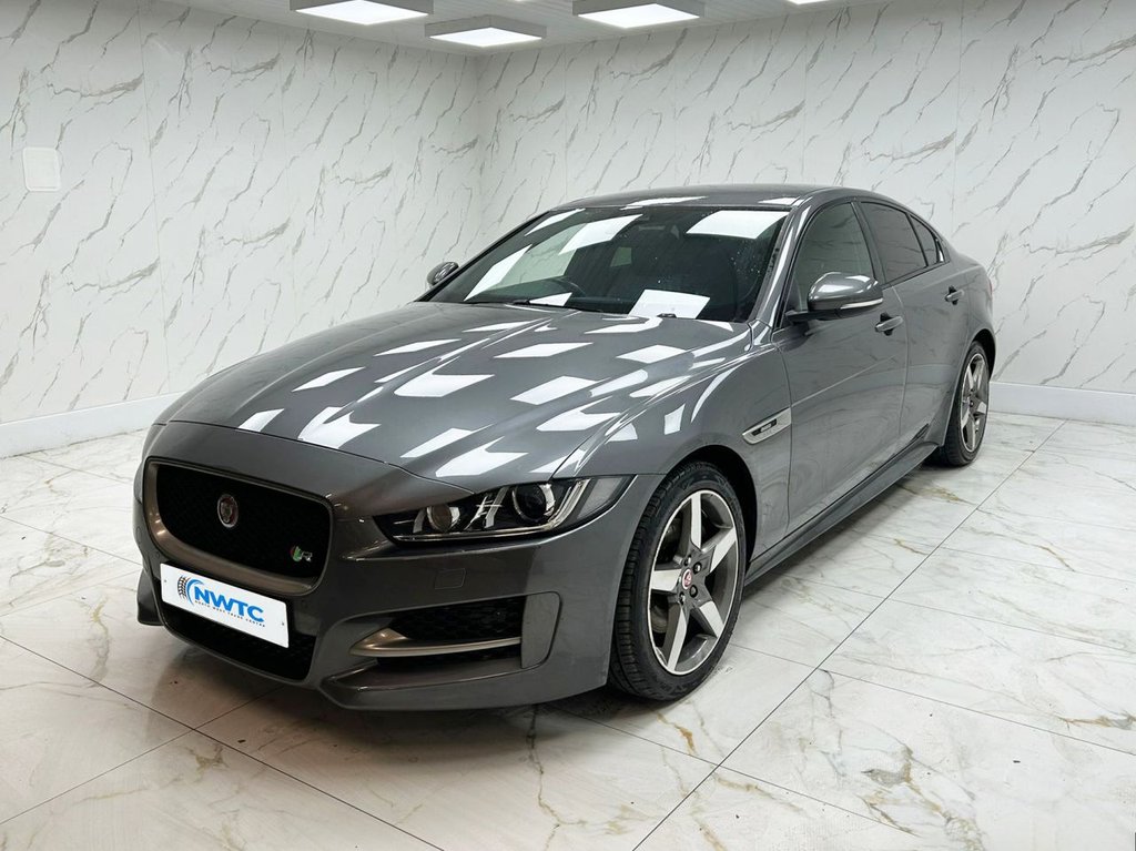 Used Jaguar XE 2018 for sale - 76883091: Photo 4