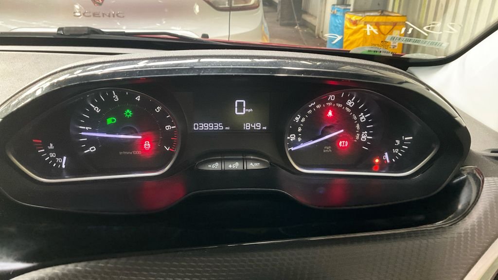 Used Peugeot 2008 2017 for sale - 76792246: Photo 8