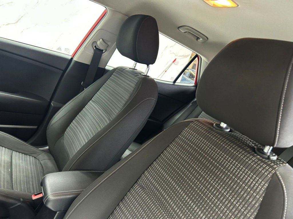 Used Kia Stonic 2018 for sale - 76106212: Photo 12