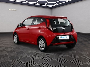 Used Toyota AYGO 2019 for sale - 76173070: Photo 4