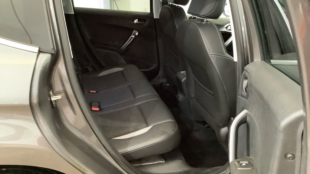 Used Peugeot 2008 2015 for sale - 77422244: Photo 12