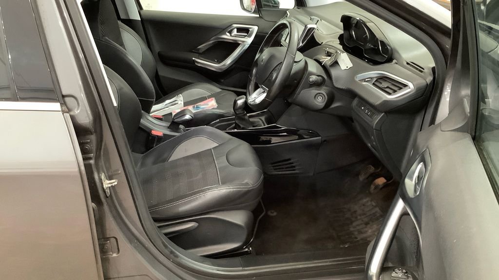 Used Peugeot 2008 2015 for sale - 77422244: Photo 13