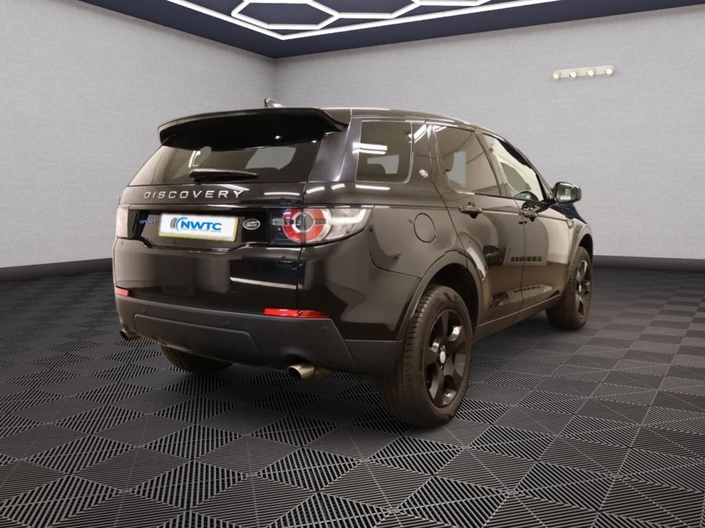 Used Land Rover Discovery Sport 2017 for sale - 76106196: Photo 4