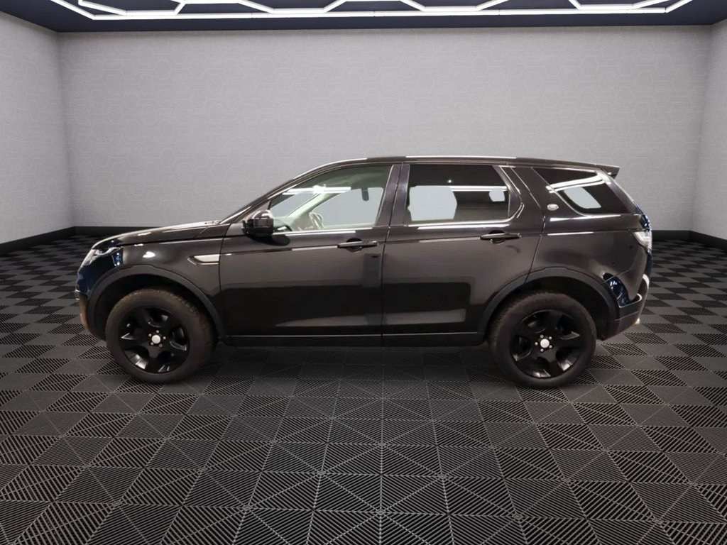 Used Land Rover Discovery Sport 2017 for sale - 76106196: Photo 6