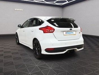 Used Ford Focus 2015 for sale - 76173075: Photo 3