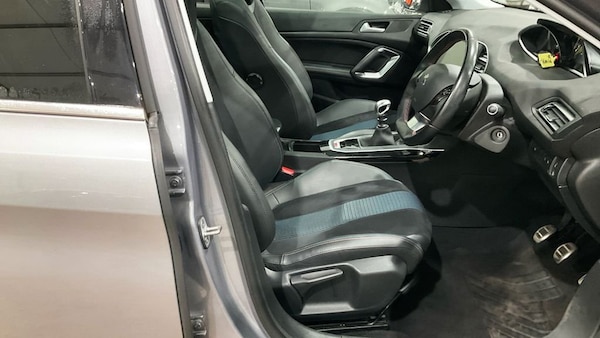 Used Peugeot 308 2019 for sale - 76345750: Photo 10