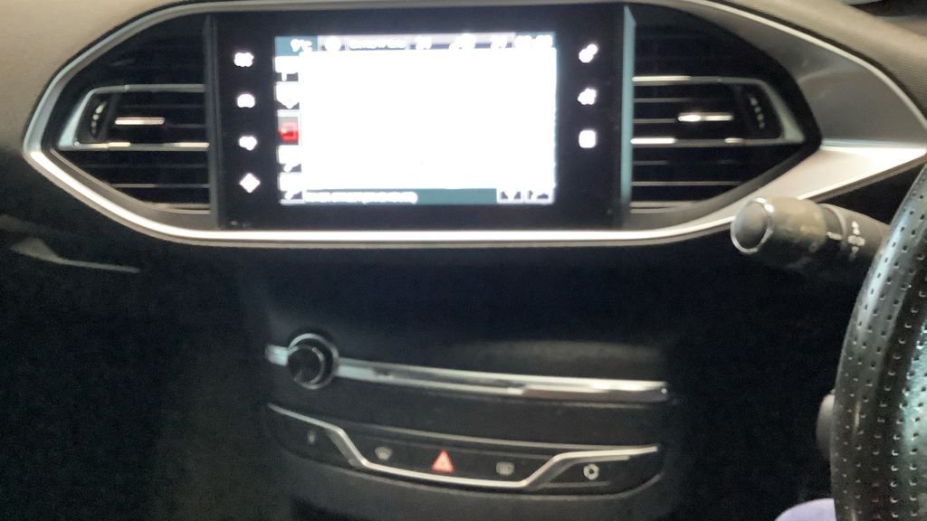 Used Peugeot 308 2017 for sale - 77780024: Photo 10