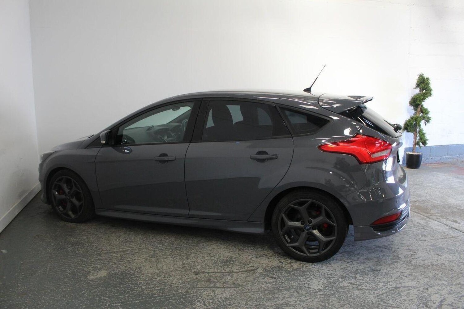 Used Ford Focus 2015 for sale - 76058054: Photo 11