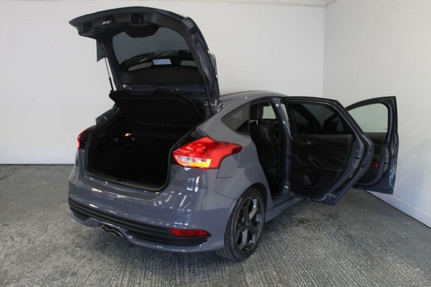 Used Ford Focus 2015 for sale - 76058054: Photo 20