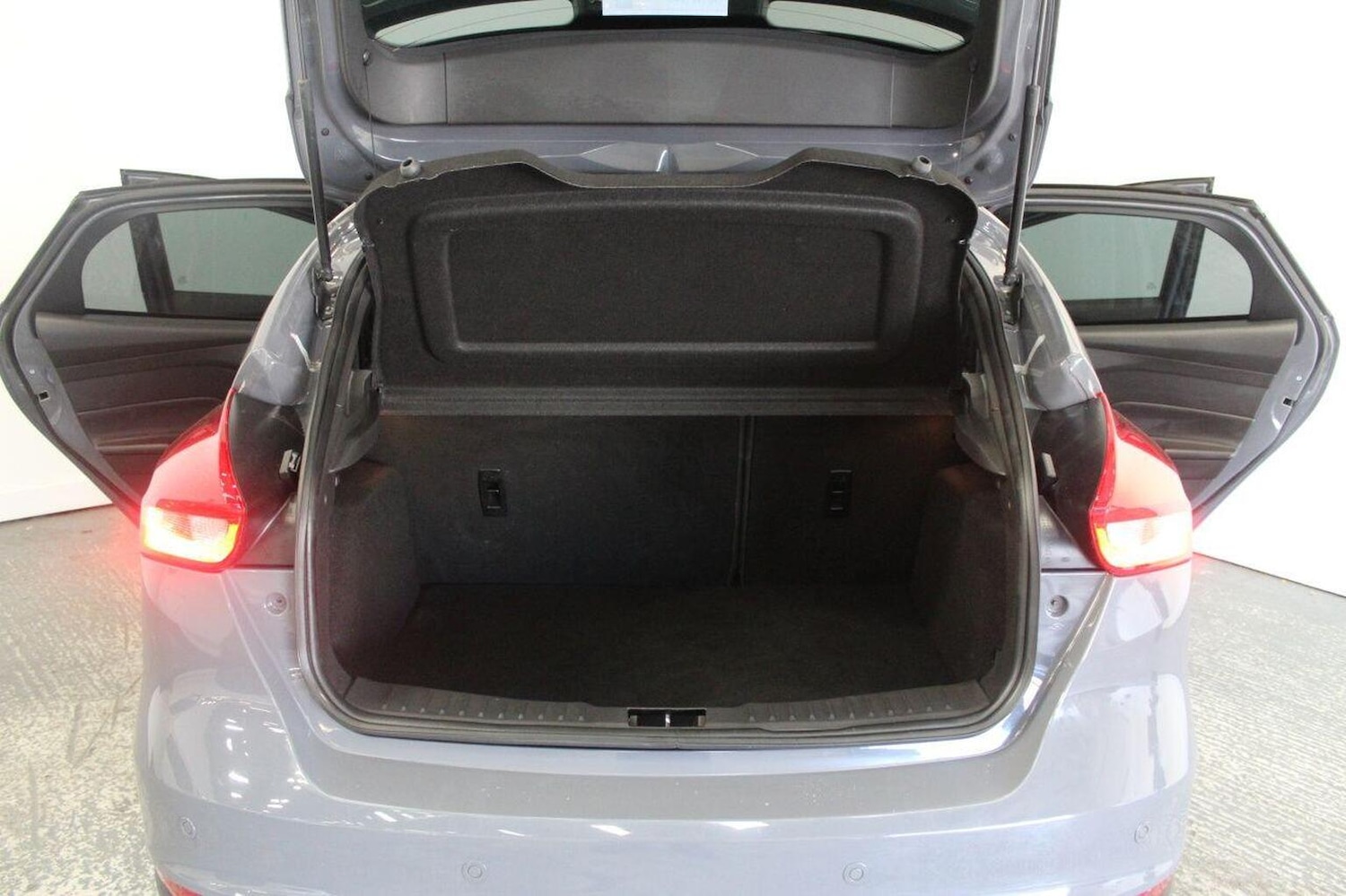 Used Ford Focus 2015 for sale - 76058054: Photo 22