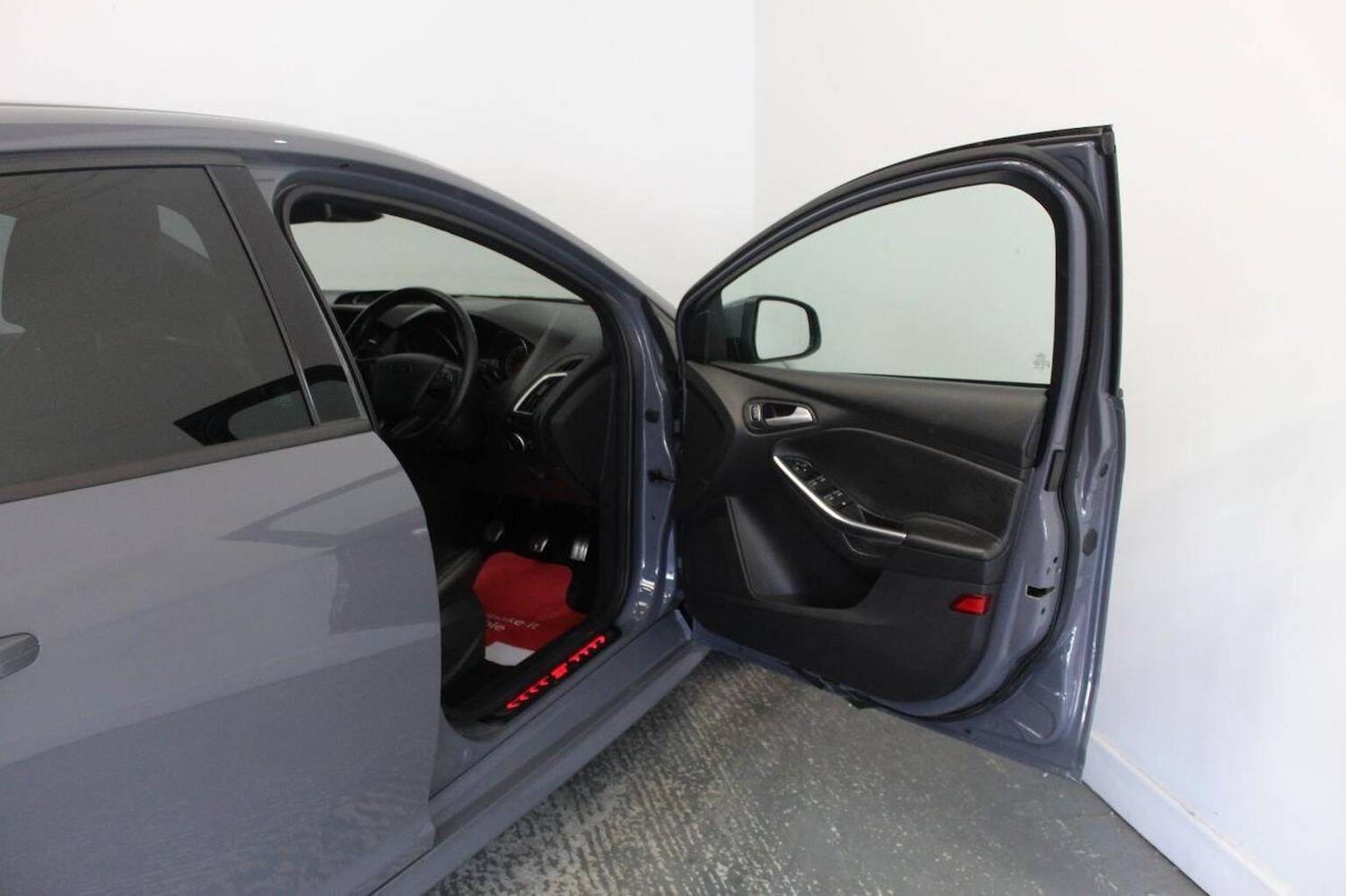 Used Ford Focus 2015 for sale - 76058054: Photo 23