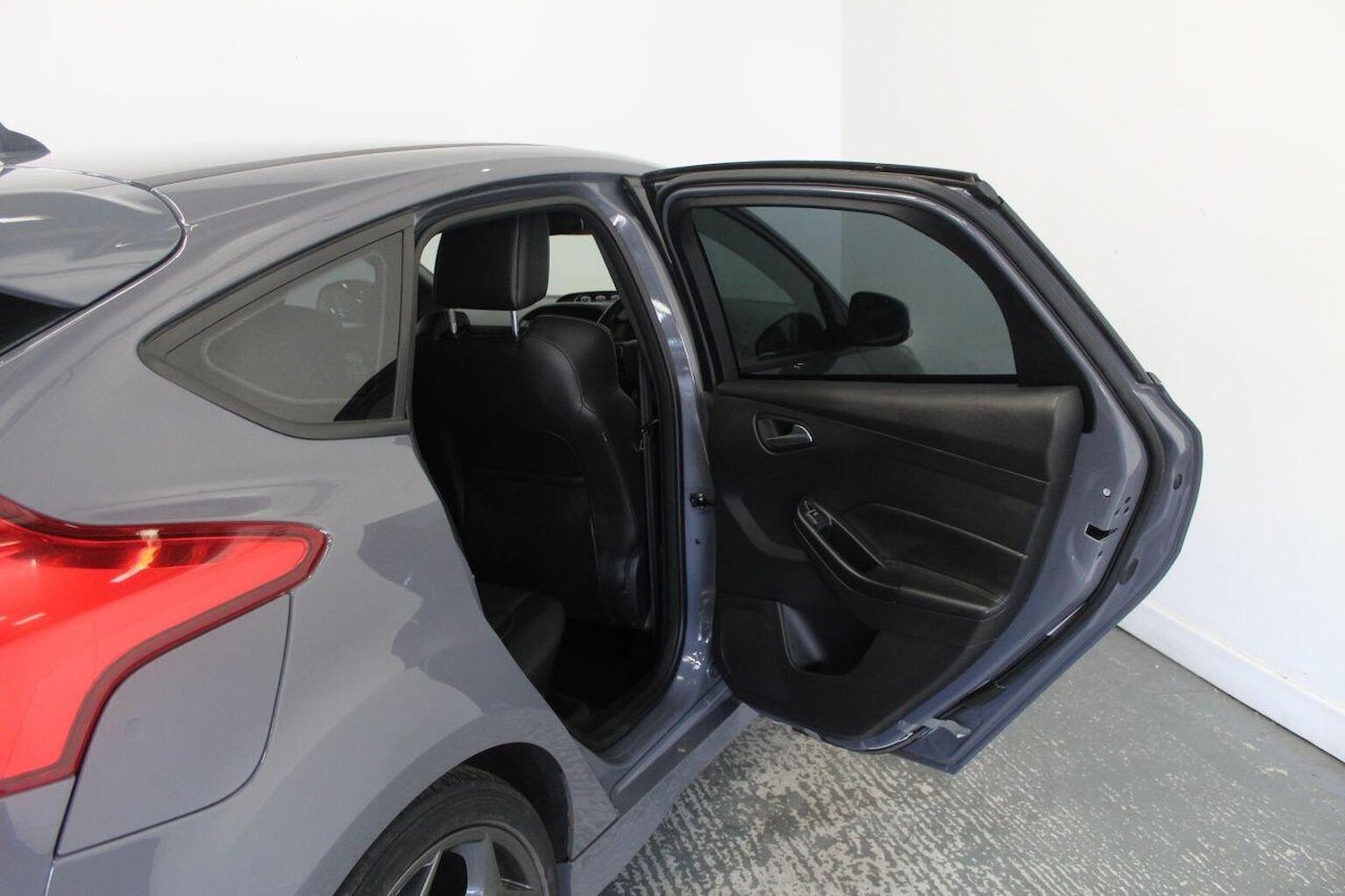 Used Ford Focus 2015 for sale - 76058054: Photo 24
