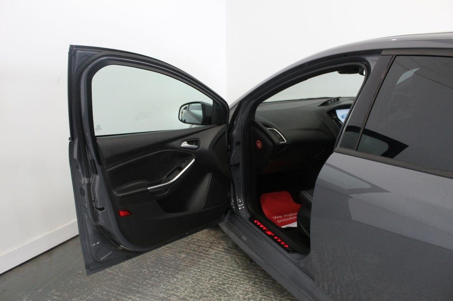 Used Ford Focus 2015 for sale - 76058054: Photo 25