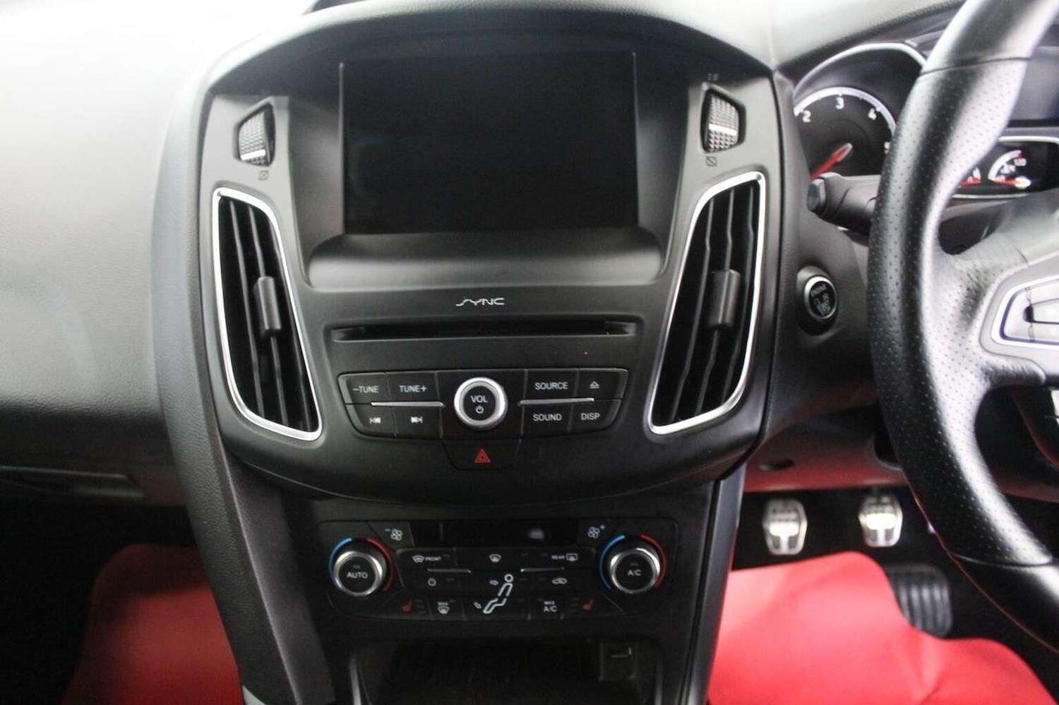 Used Ford Focus 2015 for sale - 76058054: Photo 31