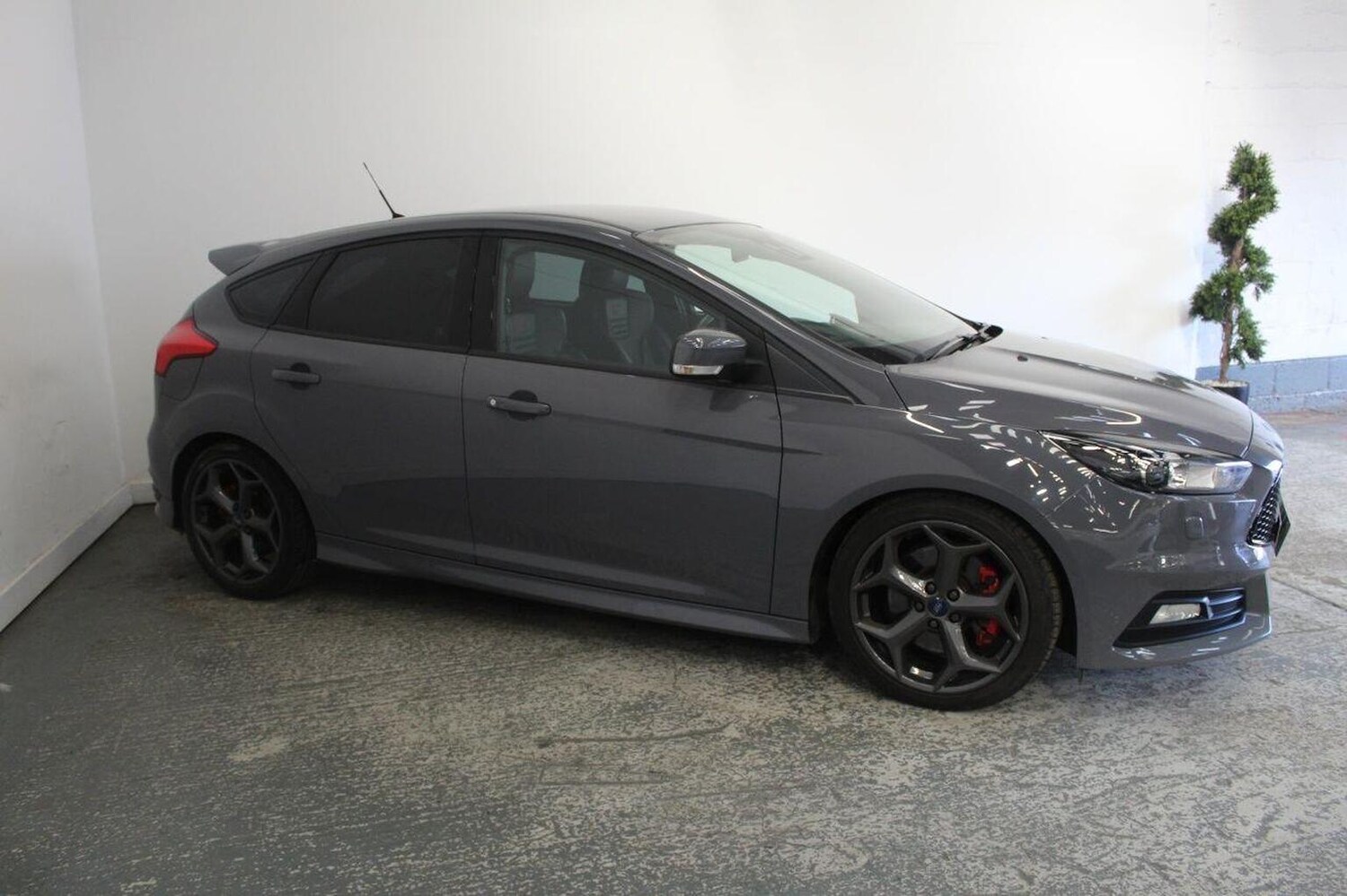 Used Ford Focus 2015 for sale - 76058054: Photo 4