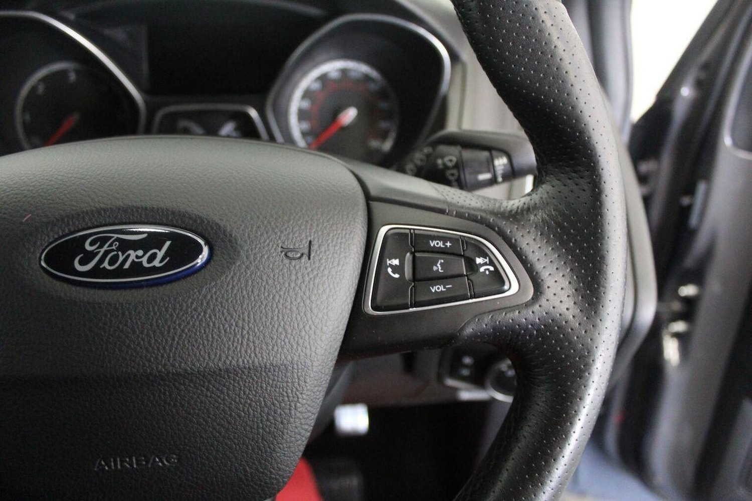 Used Ford Focus 2015 for sale - 76058054: Photo 46