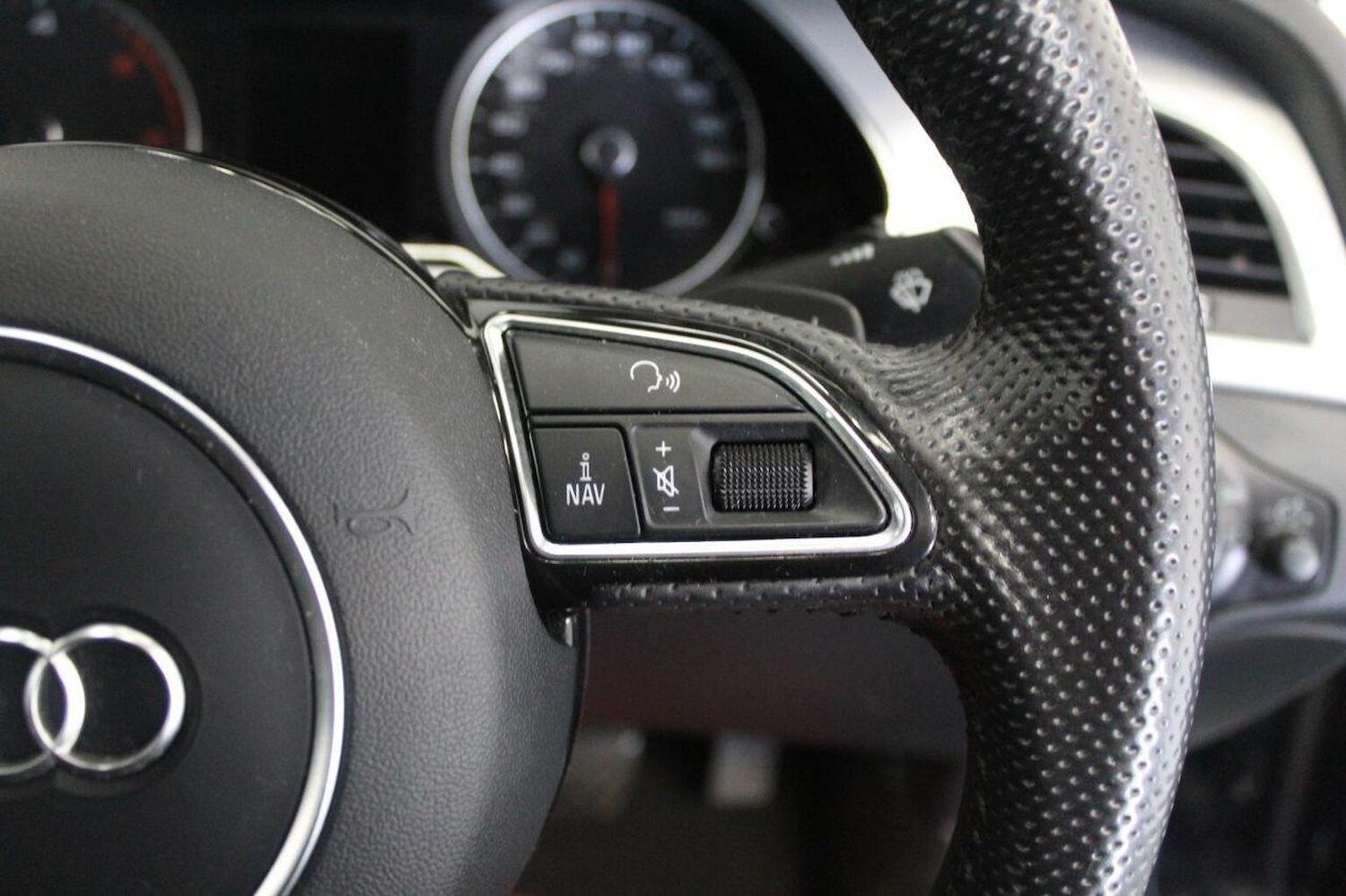 Used Audi A4 2015 for sale - 77350141: Photo 48