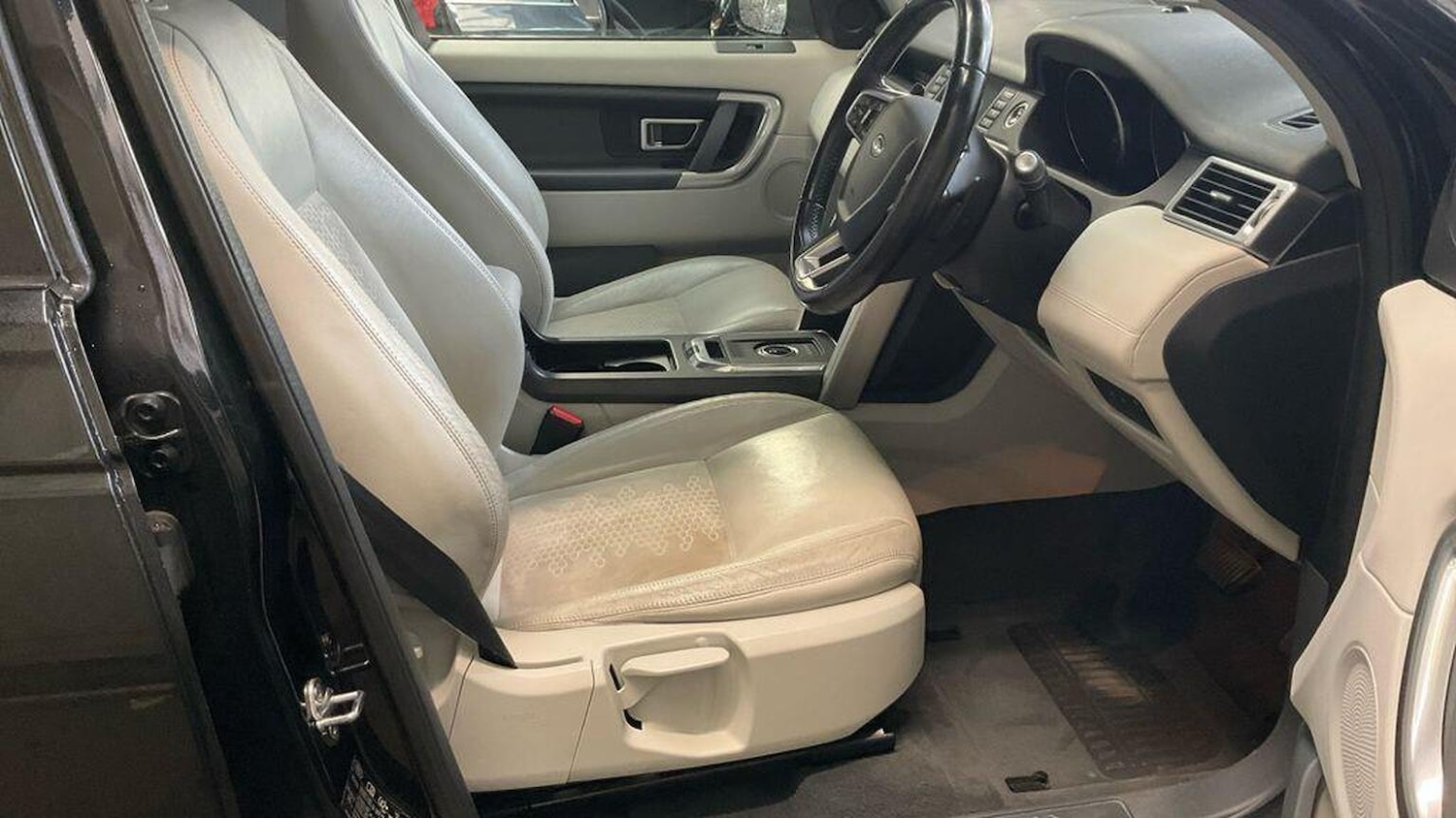 Used Land Rover Discovery Sport 2015 for sale - 76164554: Photo 13