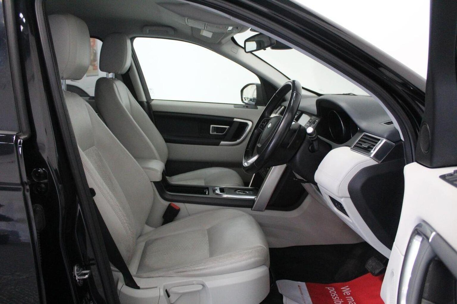 Used Land Rover Discovery Sport 2015 for sale - 76164554: Photo 32