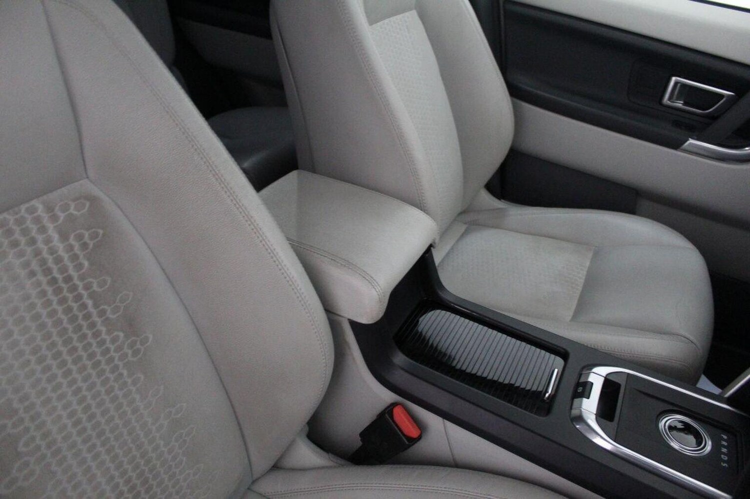 Used Land Rover Discovery Sport 2015 for sale - 76164554: Photo 46