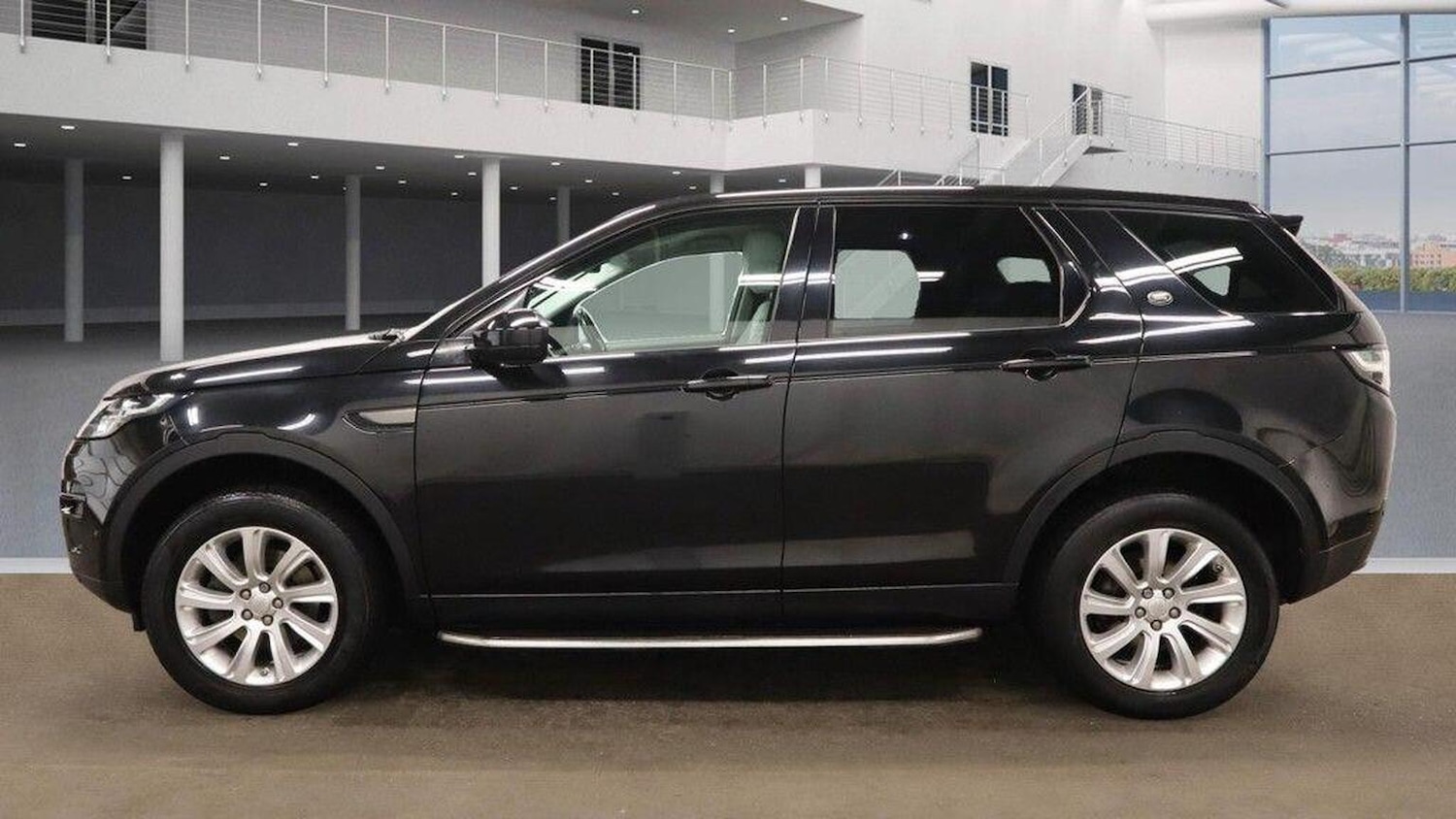 Used Land Rover Discovery Sport 2015 for sale - 76164554: Photo 8