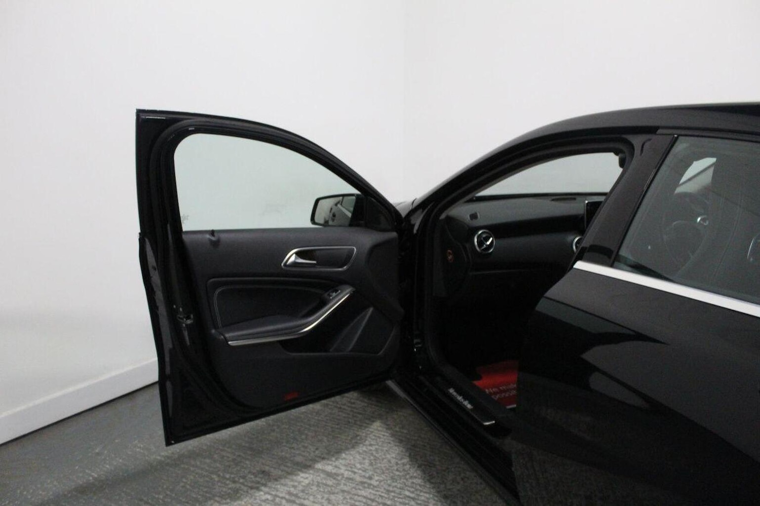 Used Mercedes-Benz A-Class 2015 for sale - 76821609: Photo 26