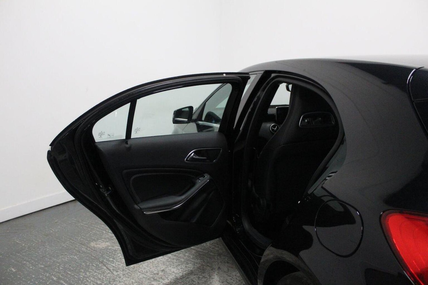 Used Mercedes-Benz A-Class 2015 for sale - 76821609: Photo 27