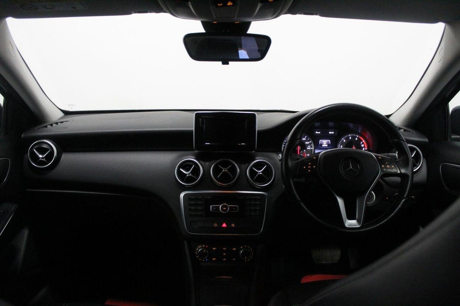 Used Mercedes-Benz A-Class 2015 for sale - 76821609: Photo 28