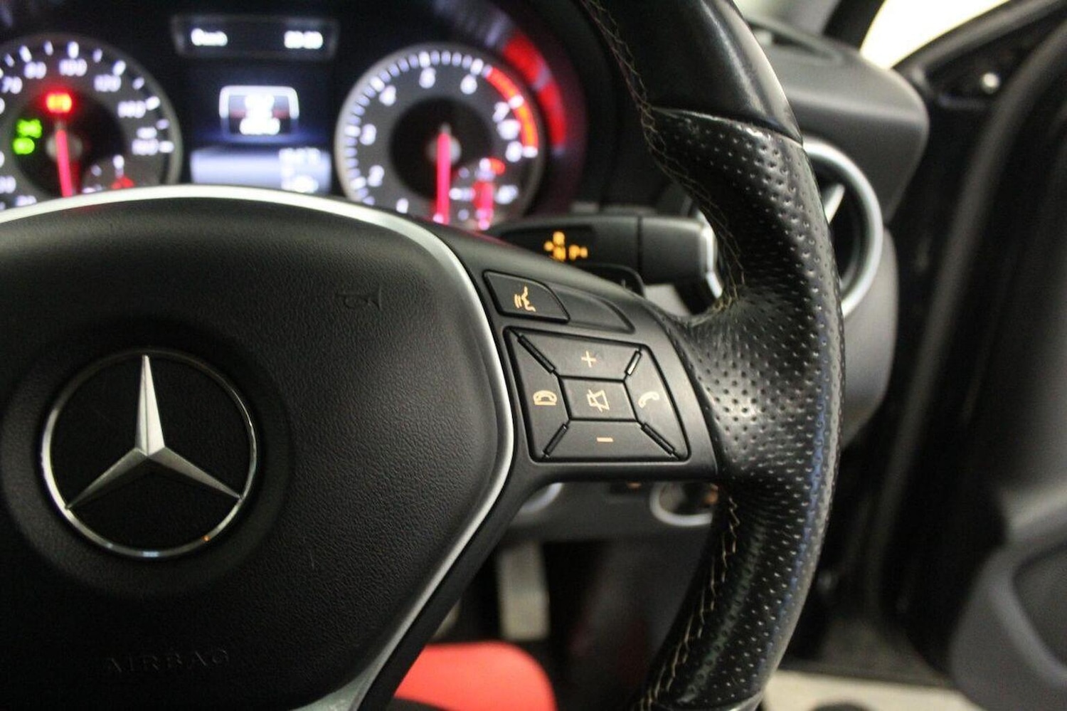 Used Mercedes-Benz A-Class 2015 for sale - 76821609: Photo 45