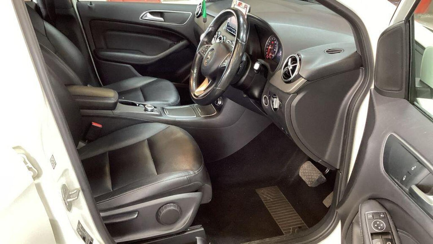 Used Mercedes-Benz B-Class 2015 for sale - 76126370: Photo 13