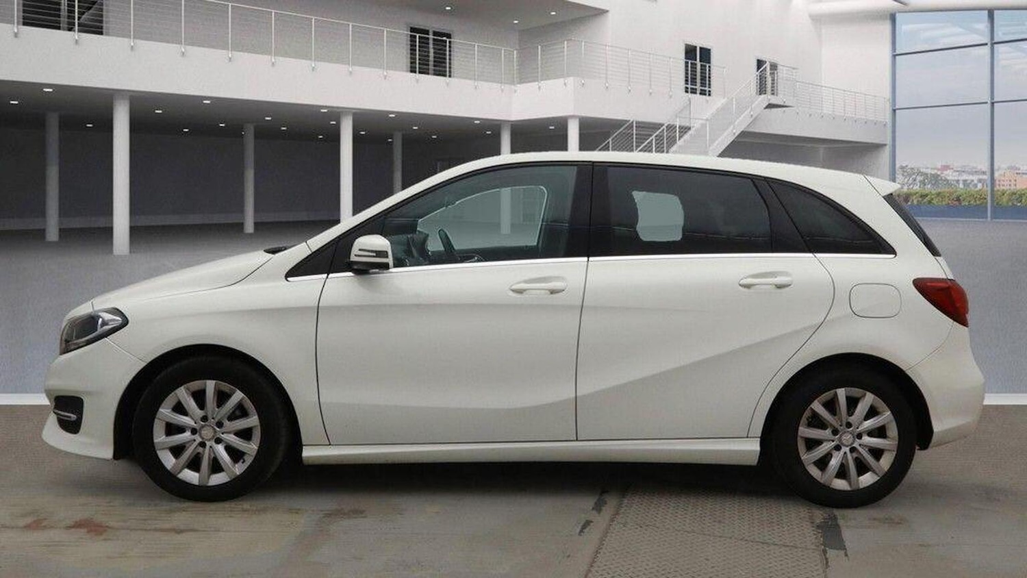 Used Mercedes-Benz B-Class 2015 for sale - 76126370: Photo 8