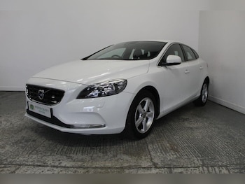 Used Volvo V40 2015 for sale - 76444439: Photo