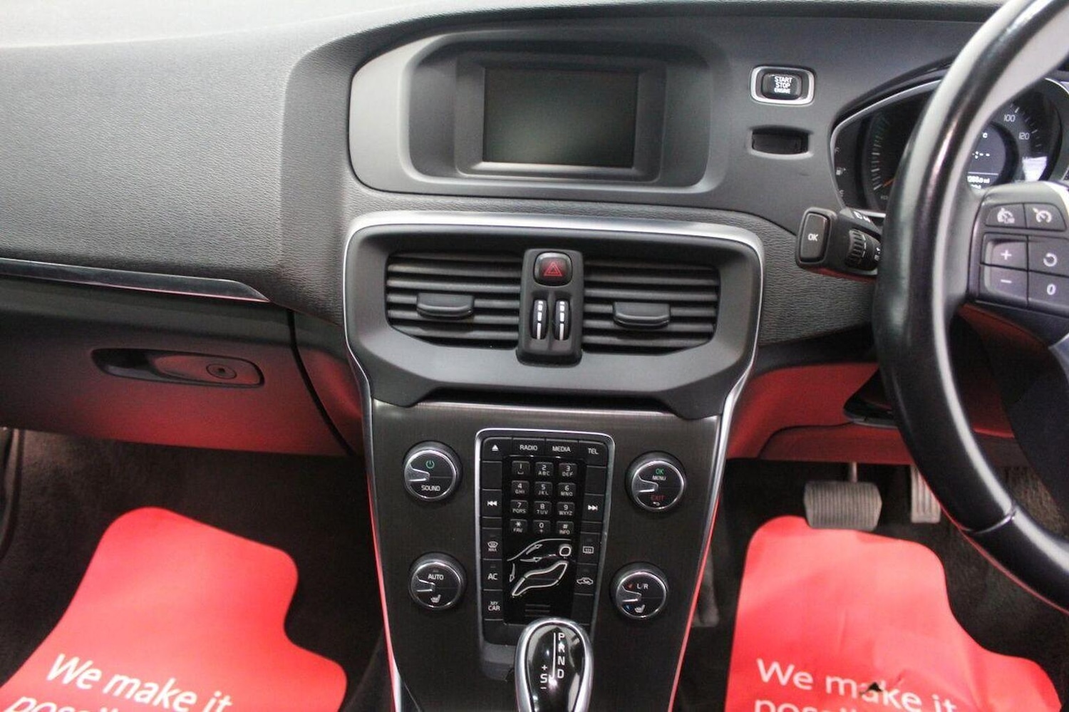 Used Volvo V40 2015 for sale - 76444439: Photo 30